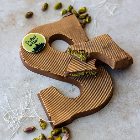 Pre-order nu jouw Dubai chocoladeletter – Luxe en smaak in één!